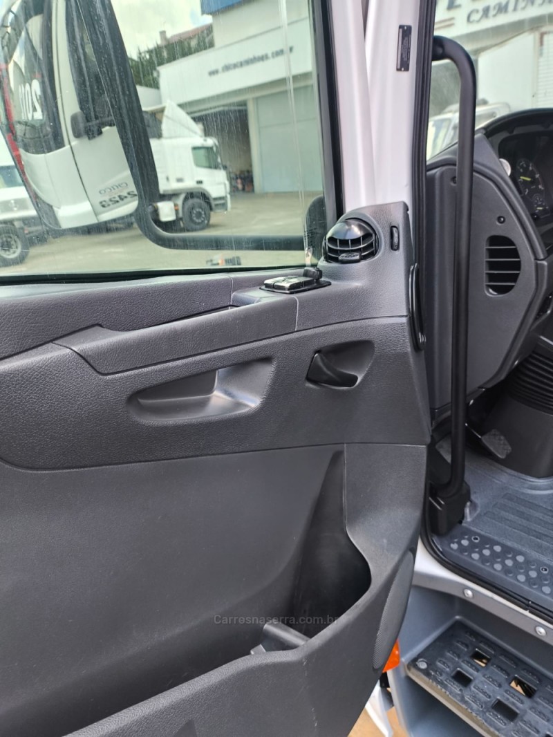 ATEGO 2429 6X2 - 2014 - GARIBALDI