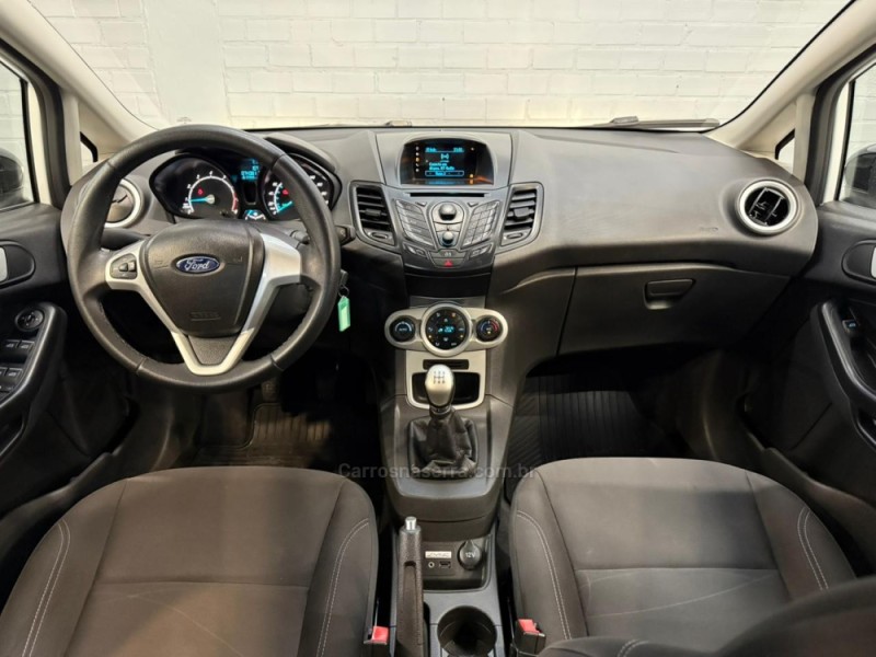 FIESTA 1.6 SEL HATCH 16V FLEX 4P MANUAL - 2017 - CAXIAS DO SUL