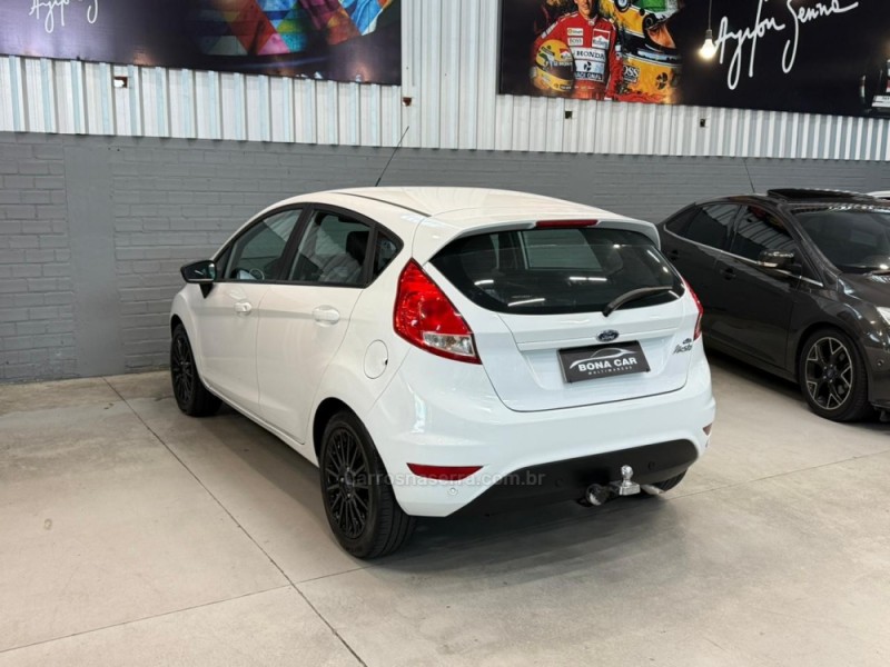 FIESTA 1.6 SEL HATCH 16V FLEX 4P MANUAL - 2017 - CAXIAS DO SUL