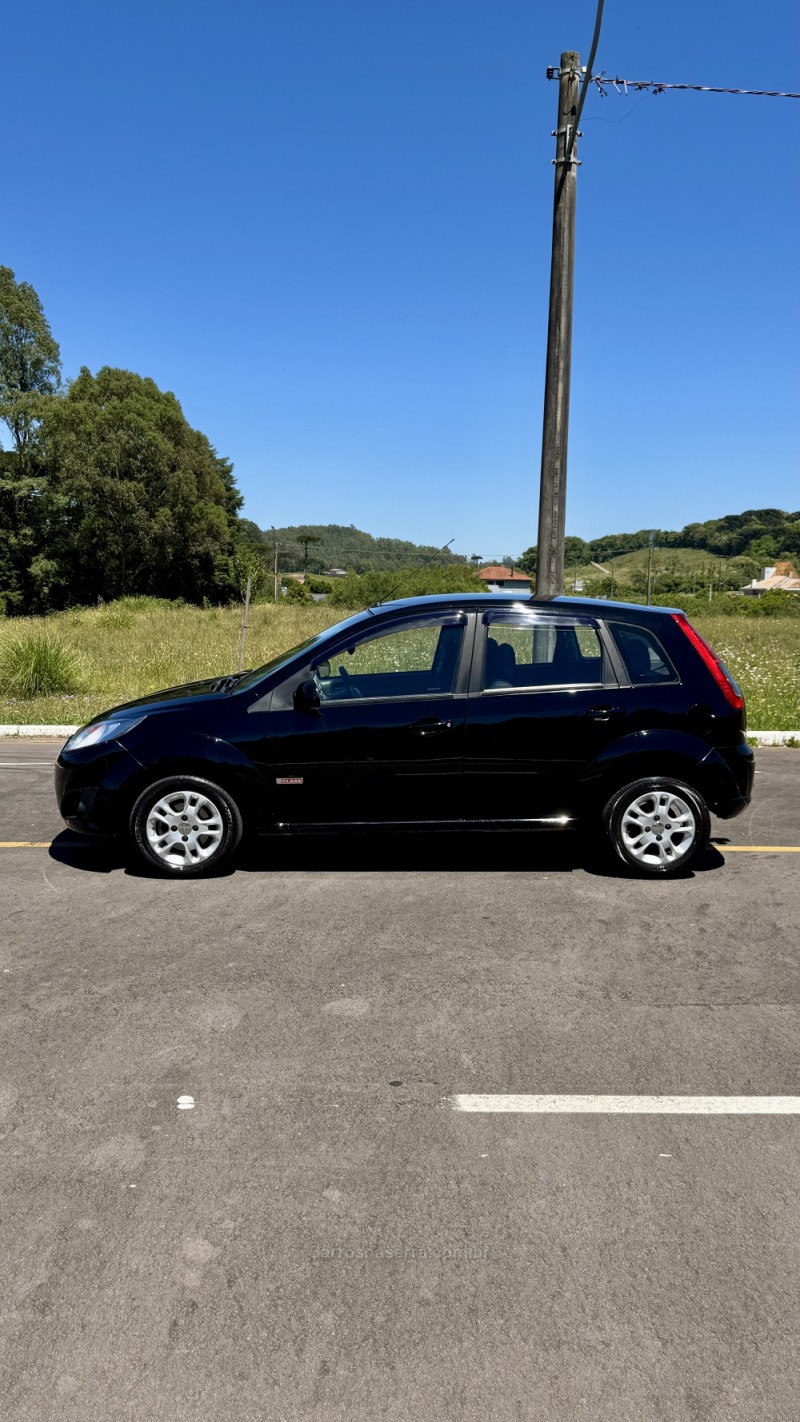 FIESTA 1.6 MPI CLASS HATCH 8V FLEX 4P MANUAL - 2012 - CARLOS BARBOSA