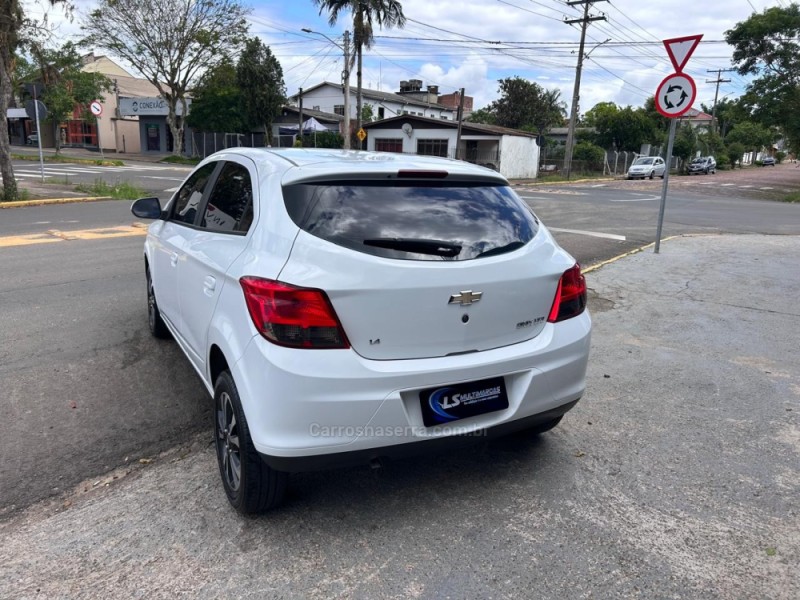 ONIX 1.4 MPFI LTZ 8V FLEX 4P MANUAL - 2015 - VENâNCIO AIRES