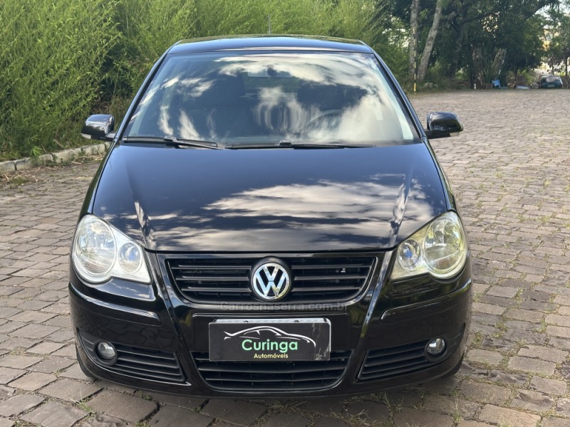 POLO 1.6 MI 8V E-FLEX 4P MANUAL - 2011 - NOVA PRATA