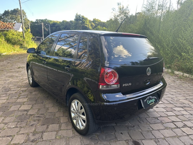 POLO 1.6 MI 8V E-FLEX 4P MANUAL - 2011 - NOVA PRATA