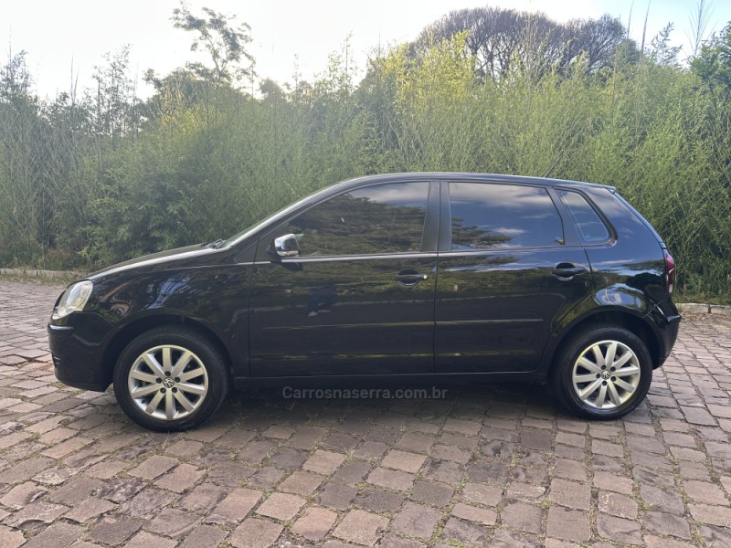 POLO 1.6 MI 8V E-FLEX 4P MANUAL - 2011 - NOVA PRATA
