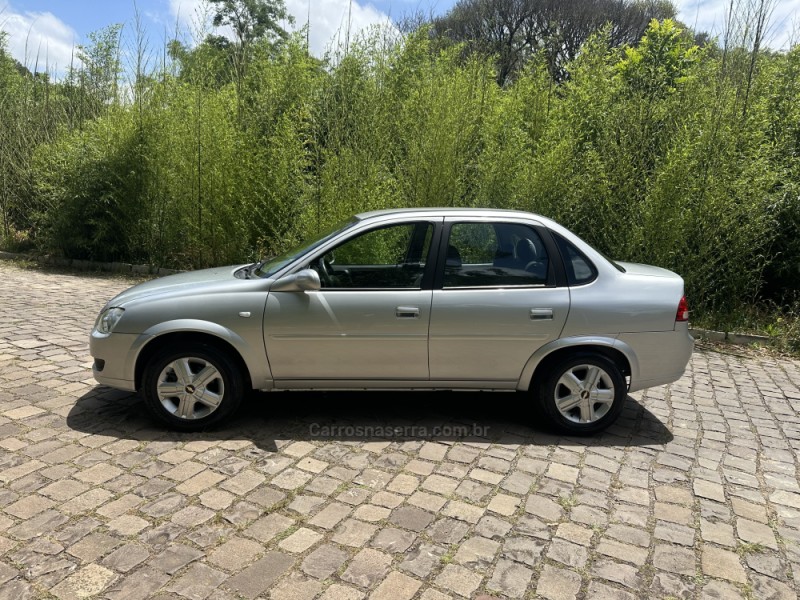 CLASSIC 1.0 MPFI LS 8V FLEX 4P MANUAL - 2013 - NOVA PRATA