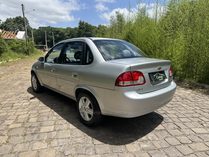 CLASSIC 1.0 MPFI LS 8V FLEX 4P MANUAL - 2013 - NOVA PRATA