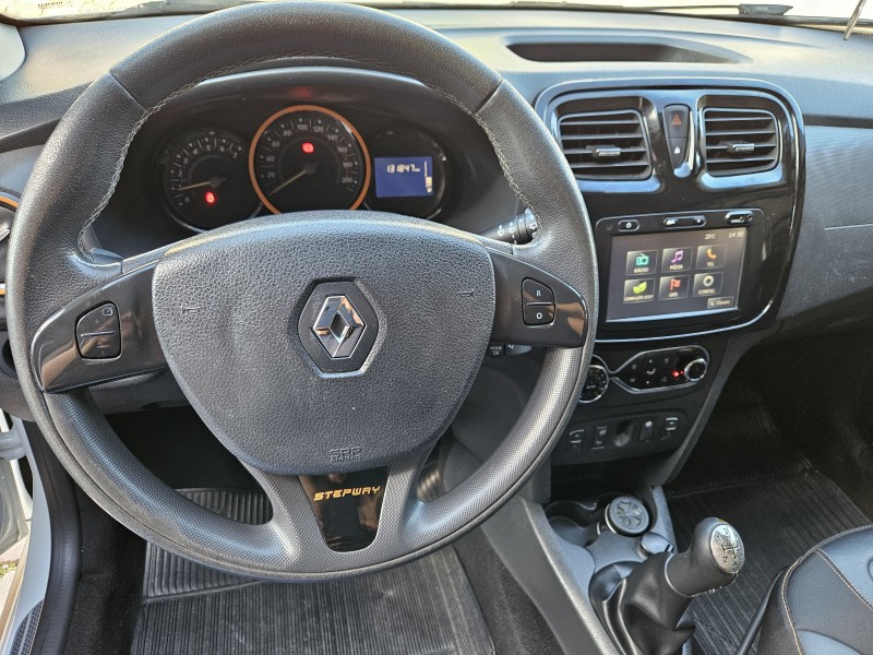 SANDERO 1.6 STEPWAY 8V FLEX 4P MANUAL - 2015 - CAXIAS DO SUL