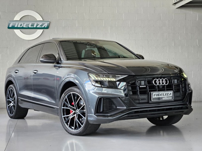 Q8 3.0 TFSI PERFORMANCE BLACK QUATTRO V6 24V GASOLINA 4P S-TRONIC - 2022 - FARROUPILHA