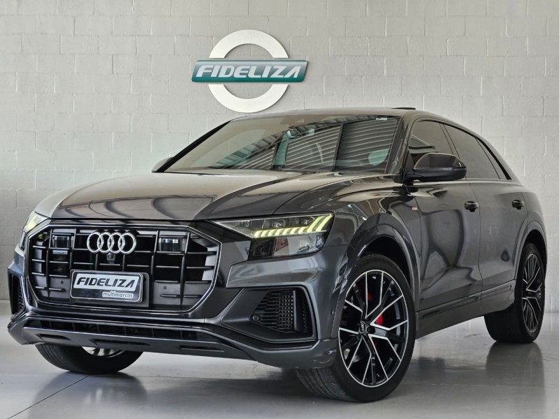 Q8 3.0 TFSI PERFORMANCE BLACK QUATTRO V6 24V GASOLINA 4P S-TRONIC - 2022 - FARROUPILHA