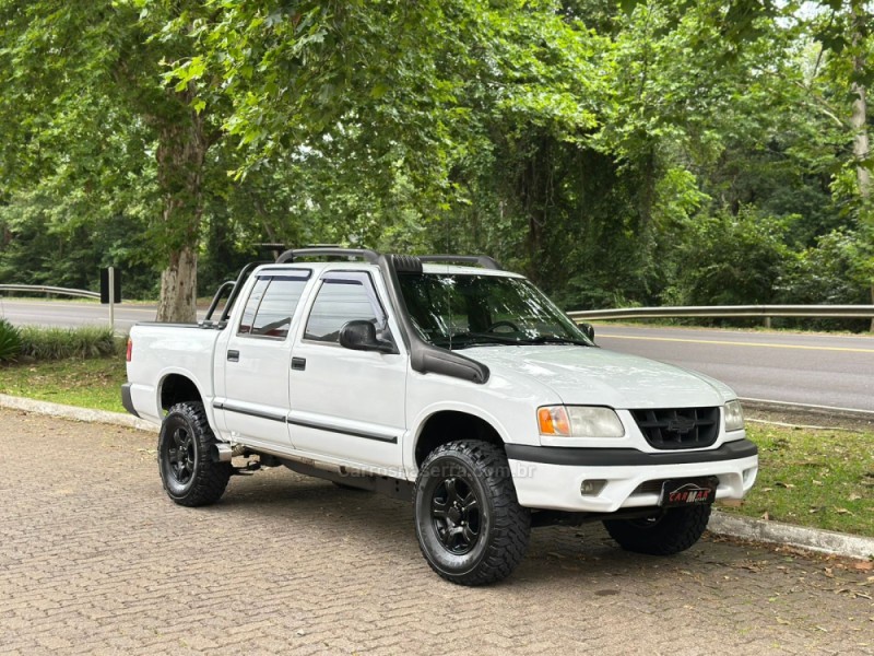 S10 2.8 4X4 CD 12V TURBO INTERCOOLER DIESEL 4P MANUAL - 2000 - DOIS IRMãOS