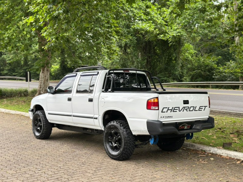 S10 2.8 4X4 CD 12V TURBO INTERCOOLER DIESEL 4P MANUAL - 2000 - DOIS IRMãOS