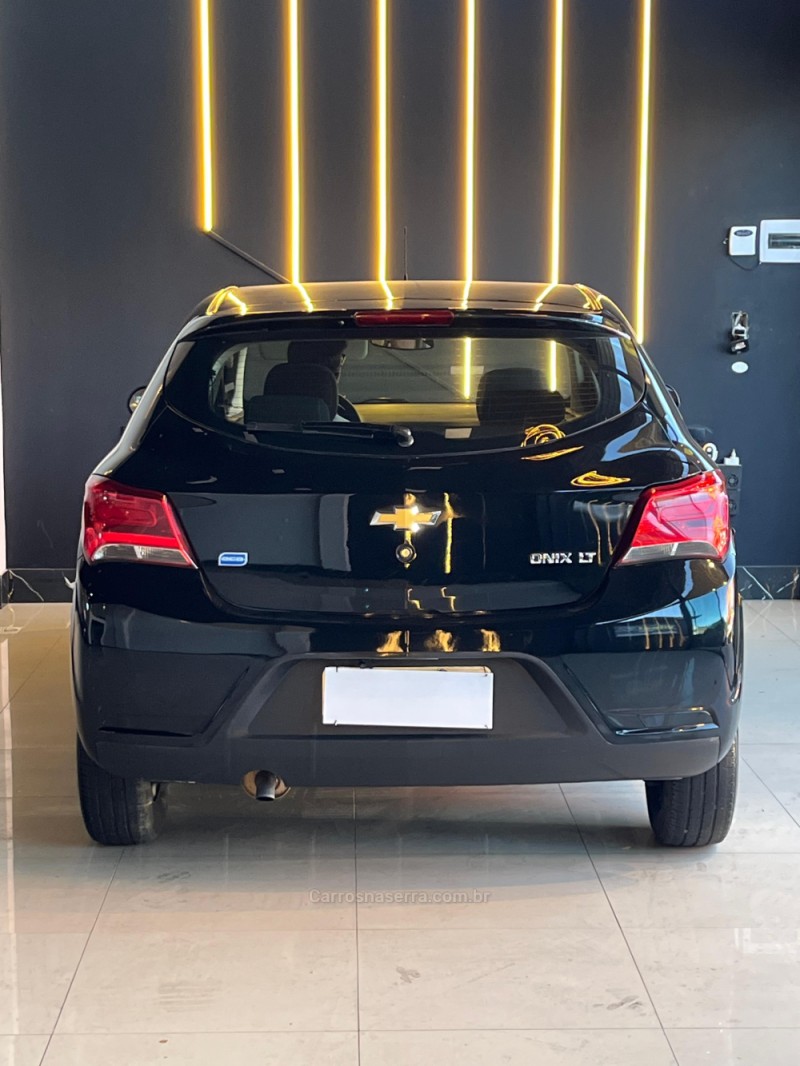 ONIX 1.0 LT 12V TURBO FLEX 4P MANUAL - 2017 - SAPUCAIA DO SUL