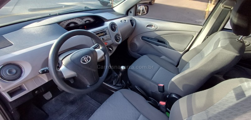 ETIOS 1.5 XLS 16V FLEX 4P MANUAL - 2013 - FARROUPILHA
