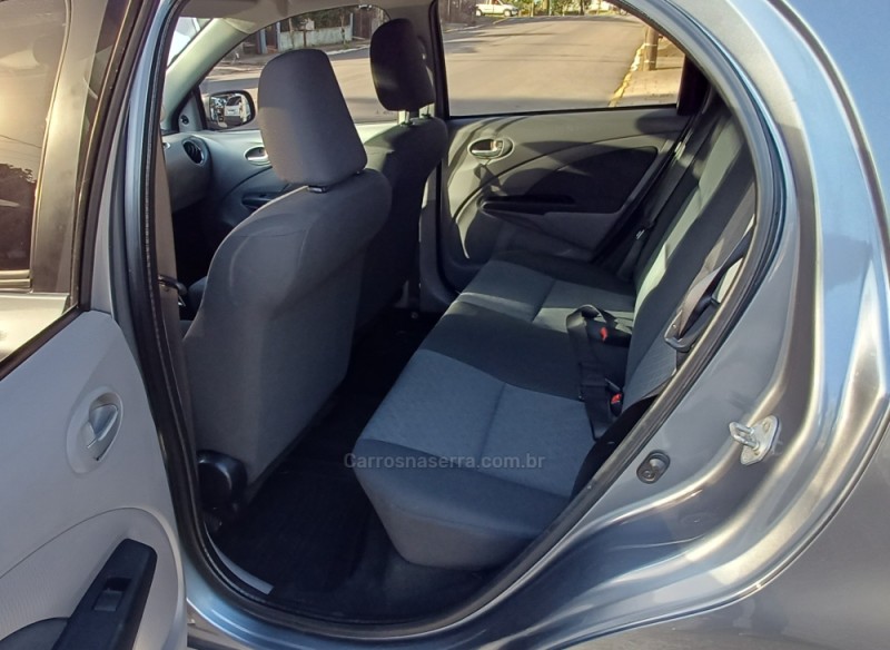 ETIOS 1.5 XLS 16V FLEX 4P MANUAL - 2013 - FARROUPILHA