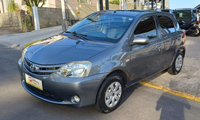 ETIOS 1.5 XLS 16V FLEX 4P MANUAL - 2013 - FARROUPILHA
