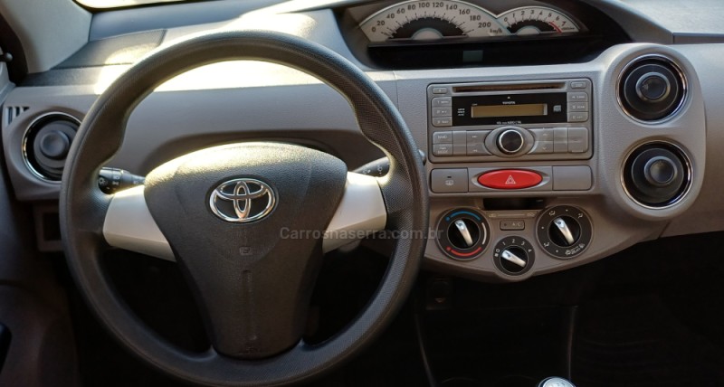 ETIOS 1.5 XLS 16V FLEX 4P MANUAL - 2013 - FARROUPILHA