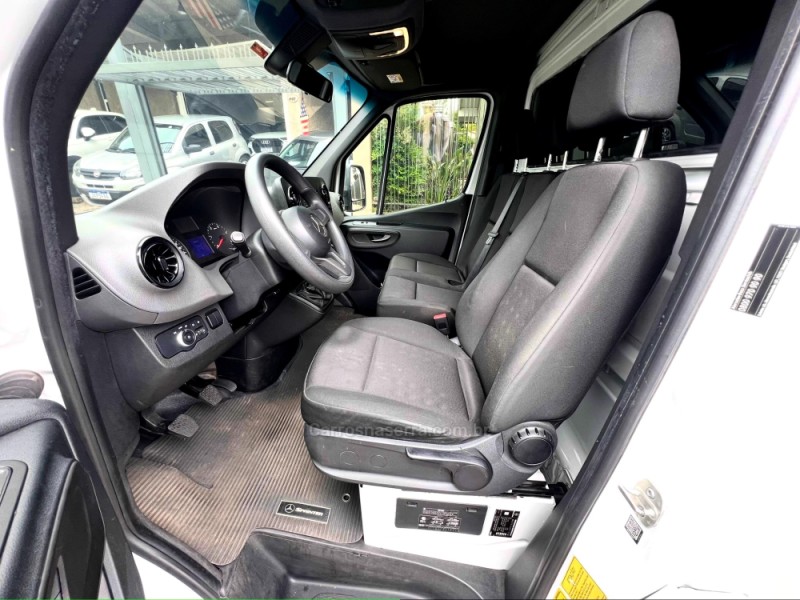 SPRINTER 2.2 CHASSI 416 FURGÃO LONGO TURBO DIESEL 2P MANUAL - 2022 - CARLOS BARBOSA