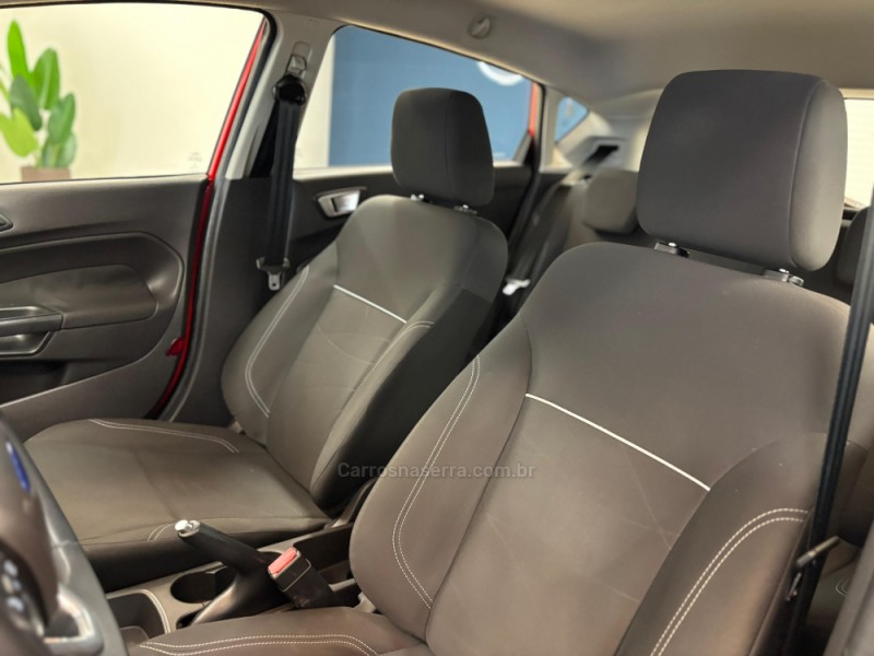 FIESTA 1.6 SE HATCH 16V FLEX 4P MANUAL - 2014 - CARLOS BARBOSA