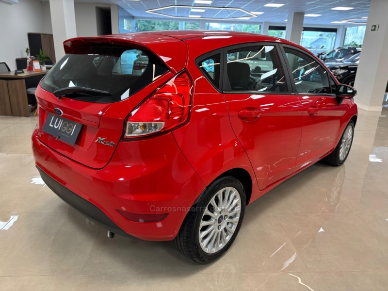 FIESTA 1.6 SE HATCH 16V FLEX 4P MANUAL - 2014 - CARLOS BARBOSA