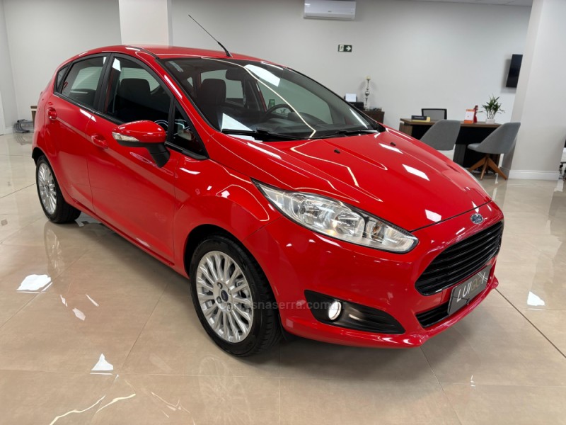 FIESTA 1.6 SE HATCH 16V FLEX 4P MANUAL - 2014 - CARLOS BARBOSA