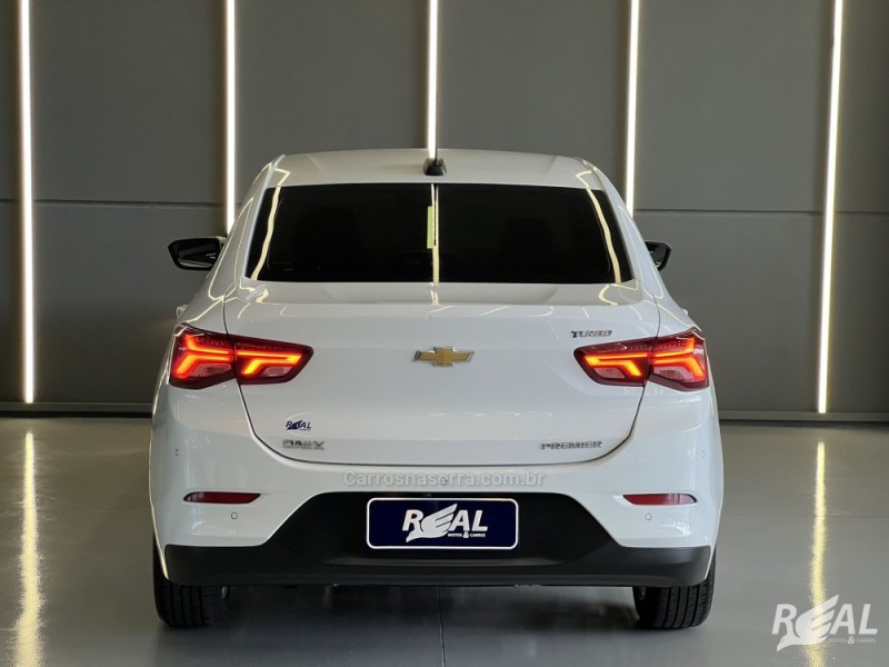 ONIX 1.0	PREMIER PLUS 12V TURBO FLEX 4P AUTOMÁTICO - 2020 - SAPIRANGA