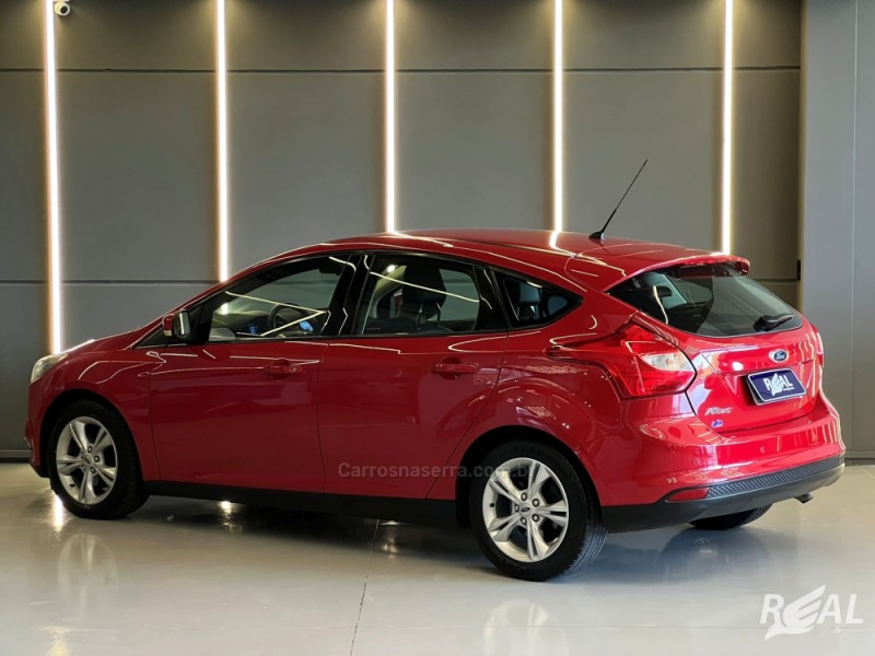 FOCUS 1.6 SE 16V FLEX 4P MANUAL - 2015 - SAPIRANGA