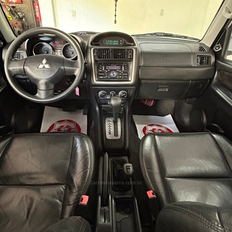 PAJERO TR4 2.0 4X4 16V 140CV FLEX 4P AUTOMÁTICO - 2011 - VACARIA