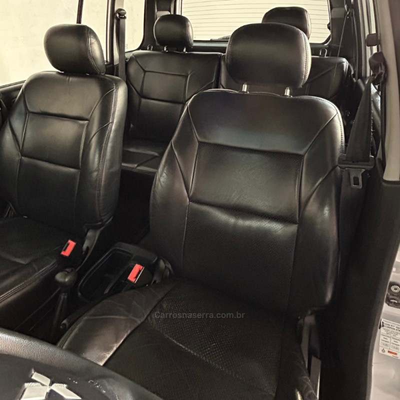 PAJERO TR4 2.0 4X4 16V 140CV FLEX 4P AUTOMÁTICO - 2011 - VACARIA