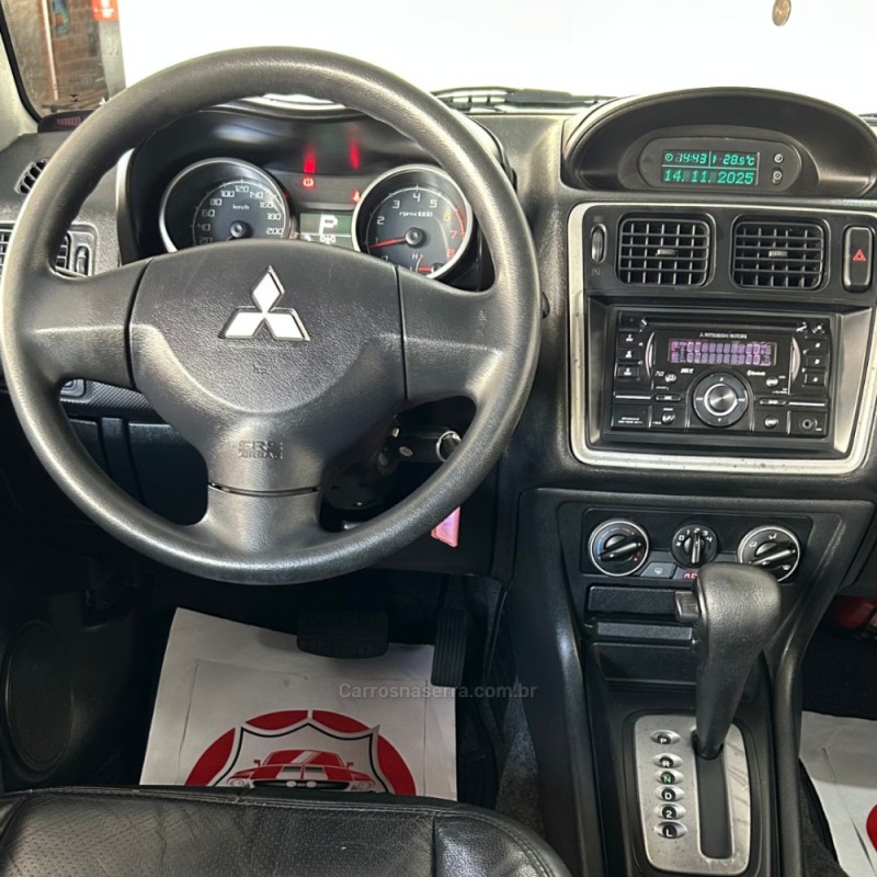 PAJERO TR4 2.0 4X4 16V 140CV FLEX 4P AUTOMÁTICO - 2011 - VACARIA