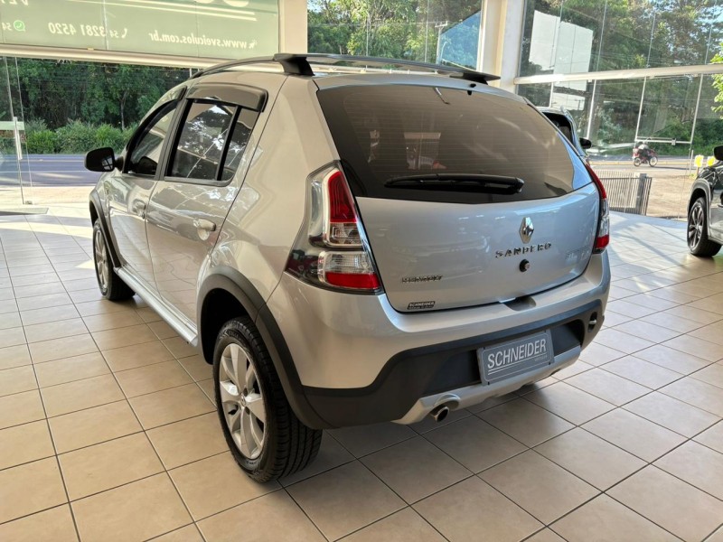 SANDERO 1.6 STEPWAY 8V FLEX 4P MANUAL - 2014 - NOVA PETRóPOLIS