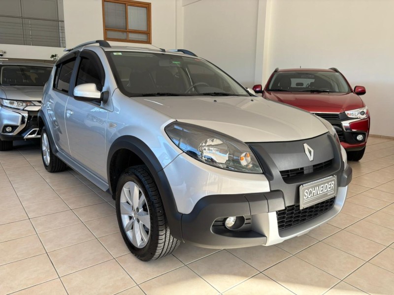 sandero 1.6 stepway 8v flex 4p manual 2014 nova petropolis