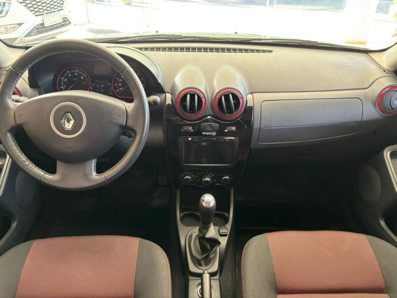 SANDERO 1.6 STEPWAY 8V FLEX 4P MANUAL - 2014 - NOVA PETRóPOLIS