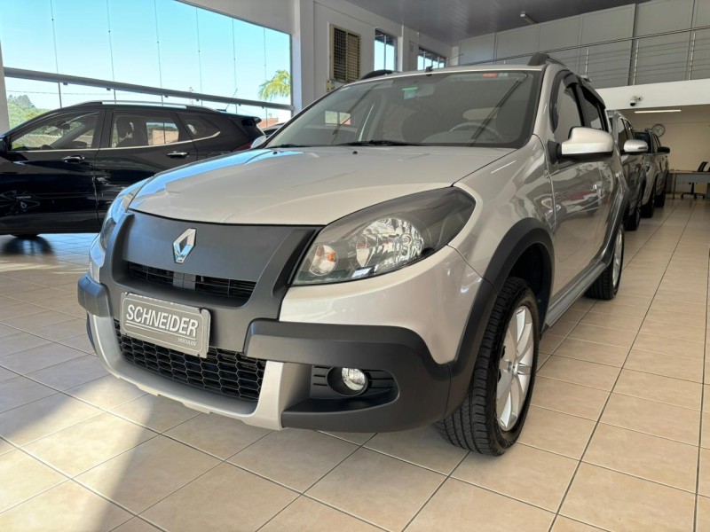 SANDERO 1.6 STEPWAY 8V FLEX 4P MANUAL - 2014 - NOVA PETRóPOLIS