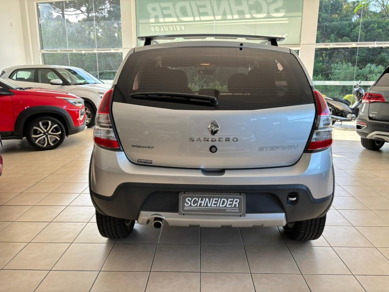SANDERO 1.6 STEPWAY 8V FLEX 4P MANUAL - 2014 - NOVA PETRóPOLIS