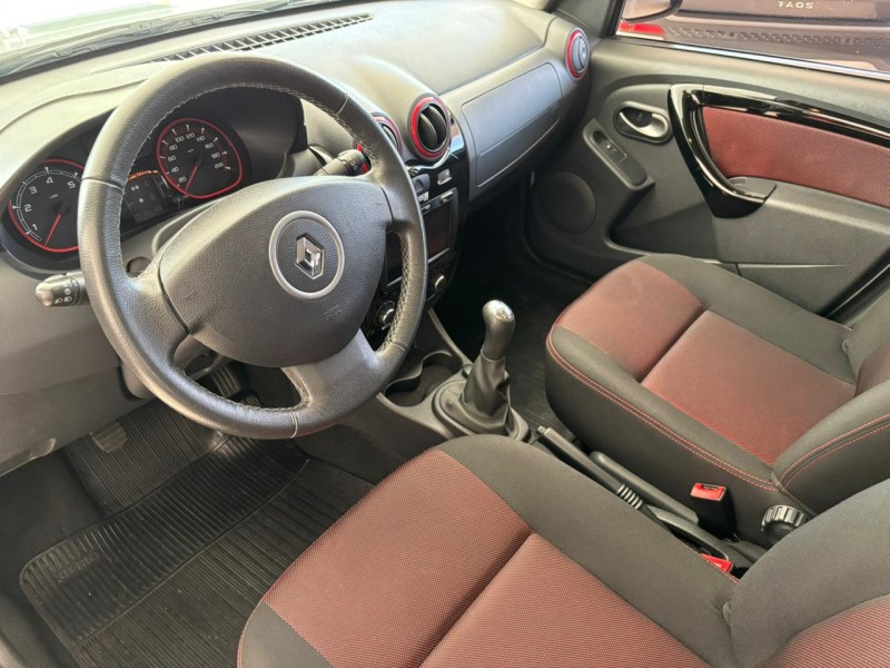 SANDERO 1.6 STEPWAY 8V FLEX 4P MANUAL - 2014 - NOVA PETRóPOLIS