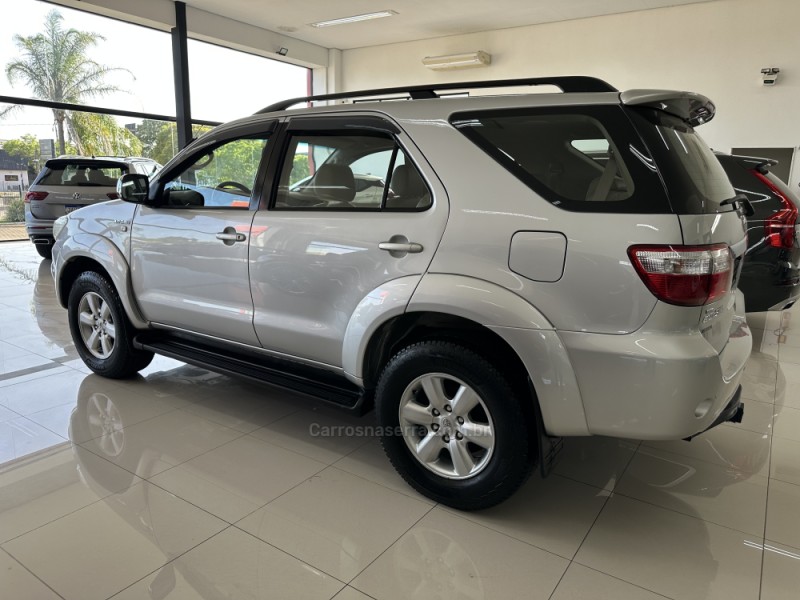 HILUX SW4 3.0 SRV 4X4 7 LUGARES 16V TURBO INTERCOOLER DIESEL 4P AUTOMÁTICO - 2010 - CHARQUEADAS