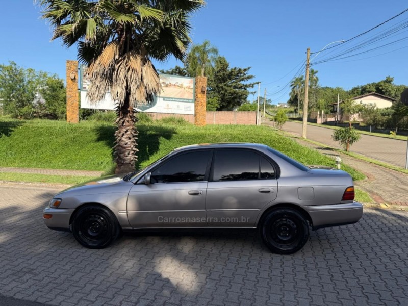 COROLLA 1.8 LE 16V GASOLINA 4P MANUAL - 1995 - IVOTI