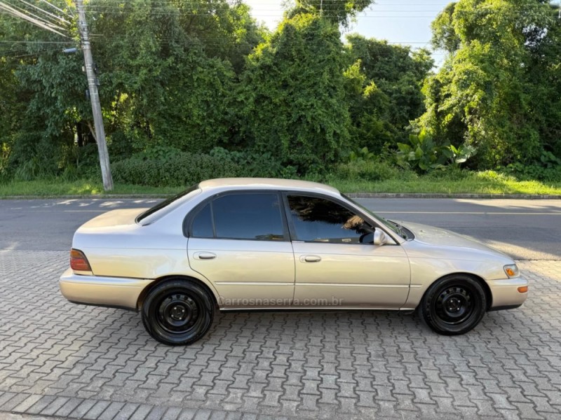 COROLLA 1.8 LE 16V GASOLINA 4P MANUAL - 1995 - IVOTI