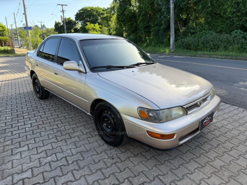 COROLLA 1.8 LE 16V GASOLINA 4P MANUAL - 1995 - IVOTI