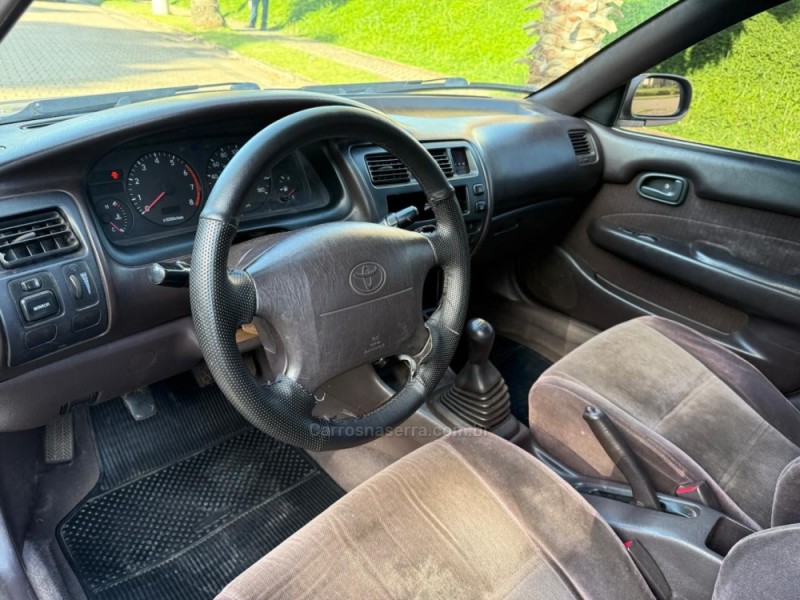 COROLLA 1.8 LE 16V GASOLINA 4P MANUAL - 1995 - IVOTI
