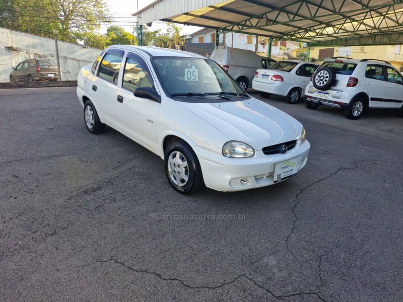 CLASSIC 1.0 MPFI LIFE 8V GASOLINA 4P MANUAL - 2005 - BENTO GONçALVES