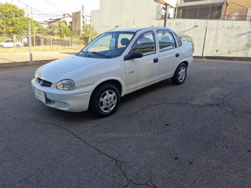 CLASSIC 1.0 MPFI LIFE 8V GASOLINA 4P MANUAL - 2005 - BENTO GONçALVES