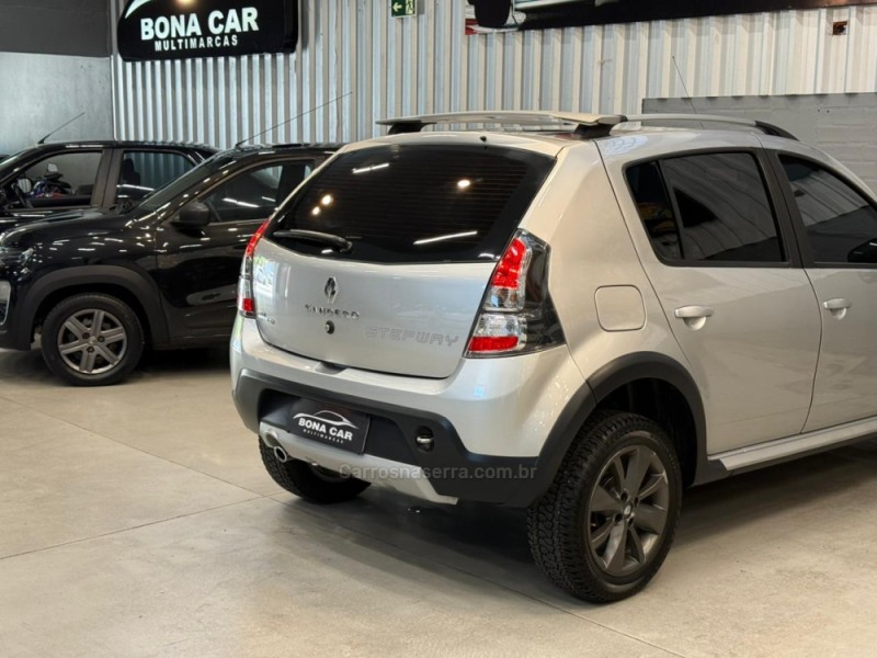 SANDERO 1.6 STEPWAY 8V FLEX 4P MANUAL - 2014 - CAXIAS DO SUL