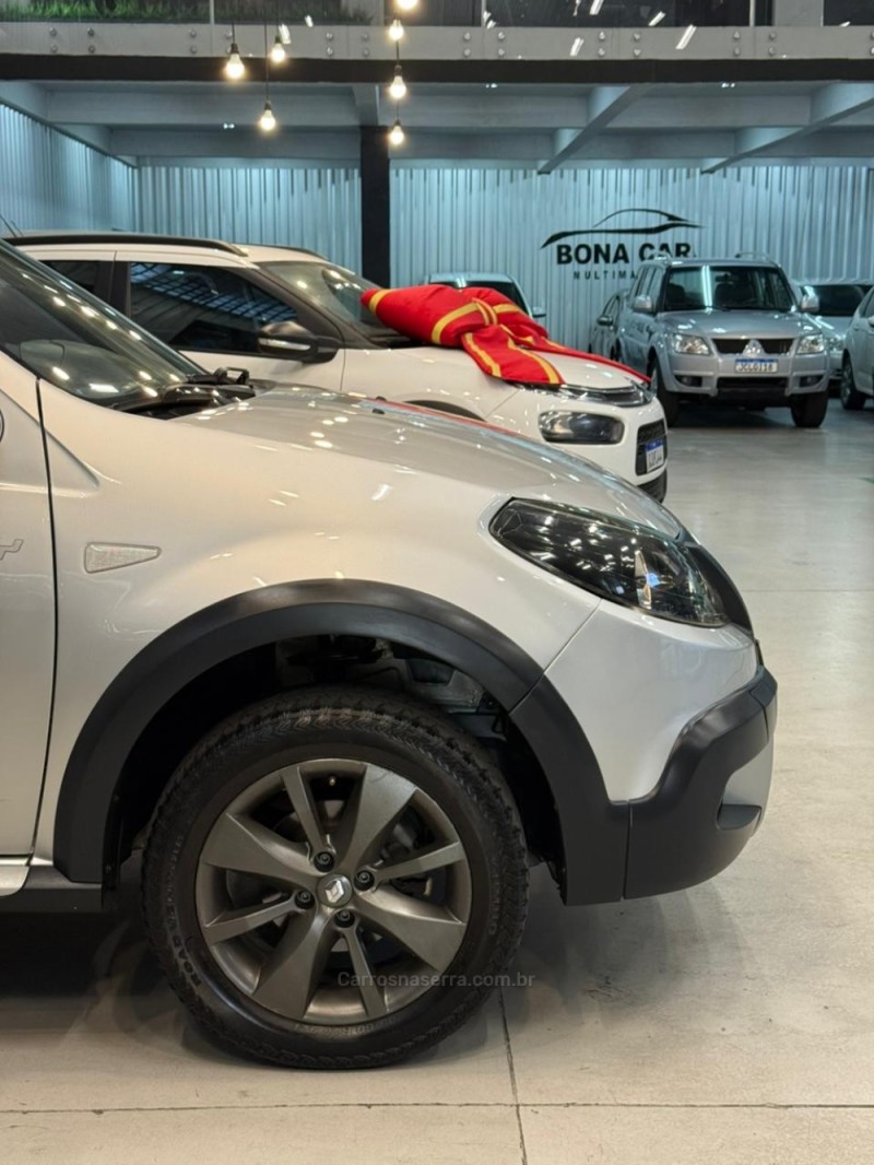 SANDERO 1.6 STEPWAY 8V FLEX 4P MANUAL - 2014 - CAXIAS DO SUL