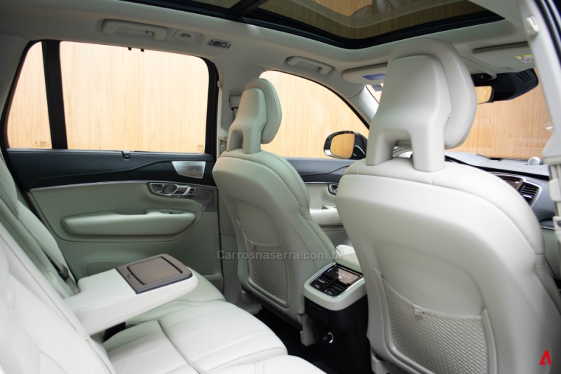 XC90 2.0 D5 INSCRIPTION 235CV DIESEL 4P AUTOMÁTICO - 2020 - GARIBALDI