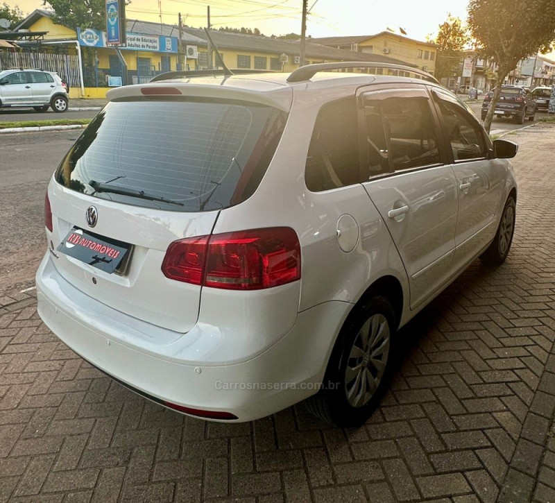 SPACEFOX 1.6 MI TREND 8V FLEX 4P MANUAL - 2013 - PAROBé