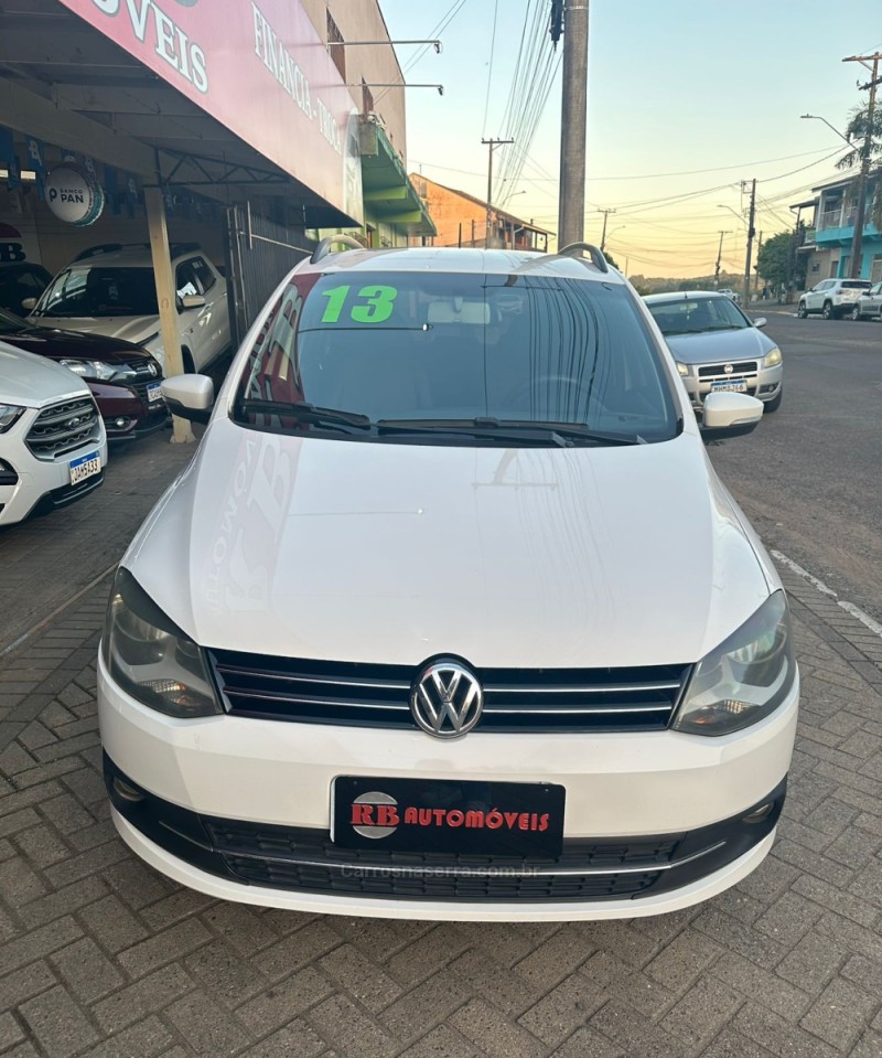 SPACEFOX 1.6 MI TREND 8V FLEX 4P MANUAL - 2013 - PAROBé