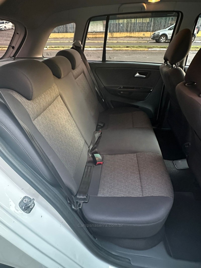 SPACEFOX 1.6 MI TREND 8V FLEX 4P MANUAL - 2013 - PAROBé