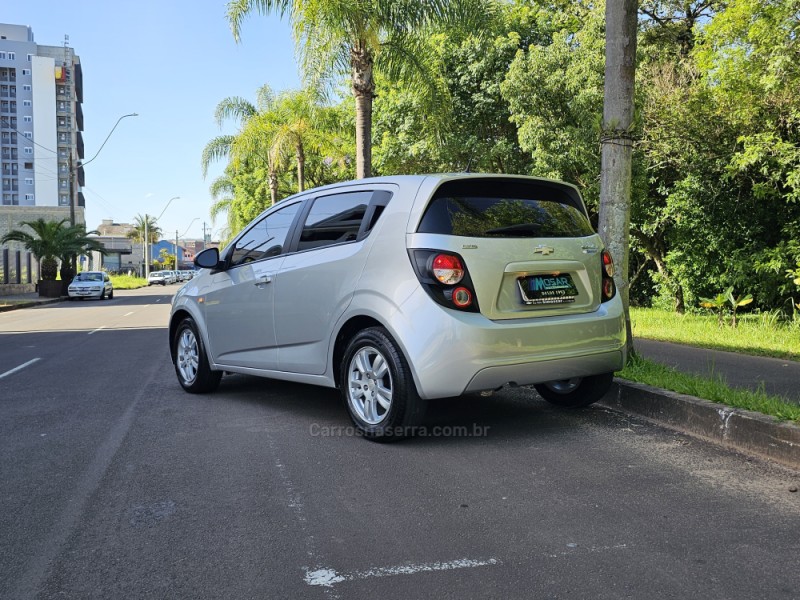 SONIC 1.6 LT 16V FLEX 4P MANUAL - 2014 - CAMPO BOM