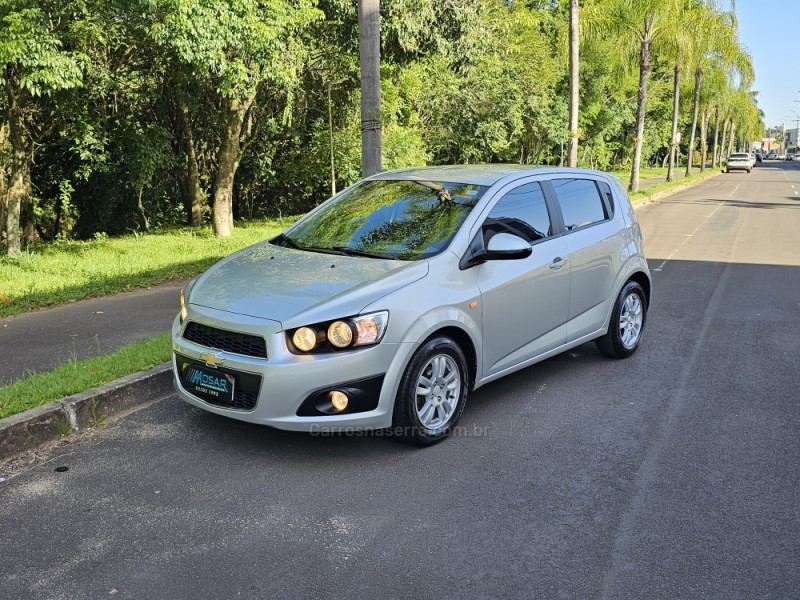 SONIC 1.6 LT 16V FLEX 4P MANUAL - 2014 - CAMPO BOM